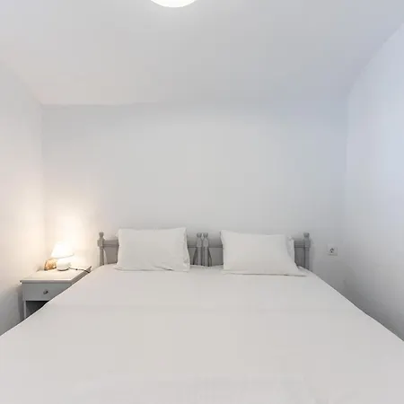 Guest house Captain's Quarters Vothon